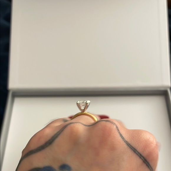 2.56 E VVS1 Emerald cut LAB diamond ring - Picture 16 of 17